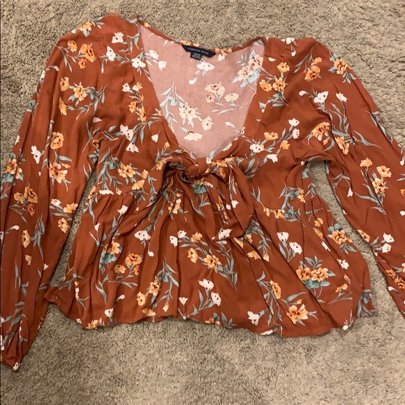 Floral top with adjustable tie - Picture 1 of 5